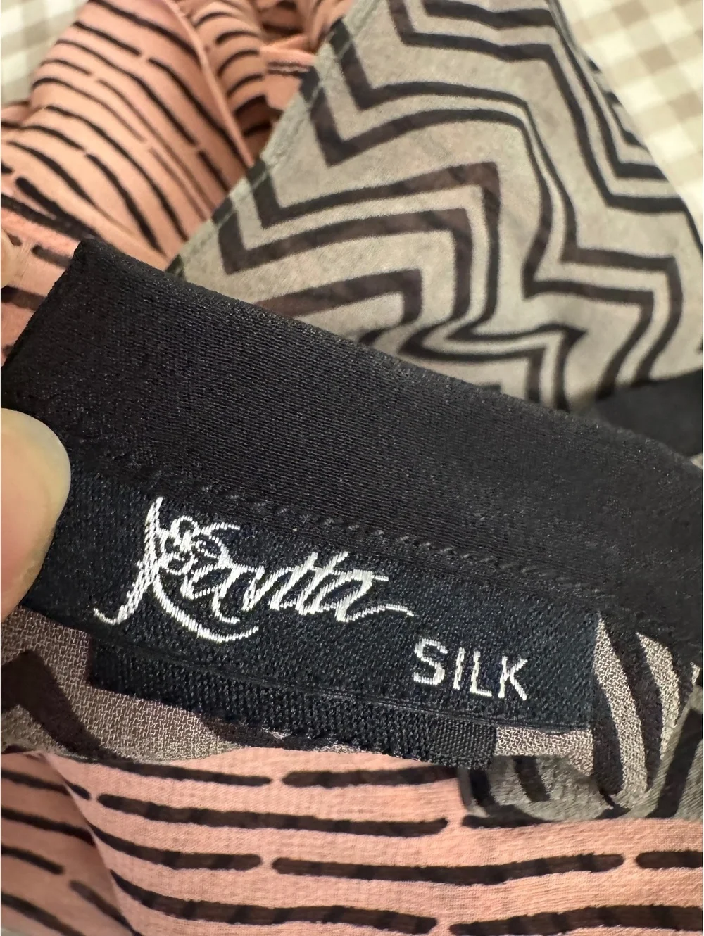 Kavtta 100% Silk Geometric Scarf Pink Gray Black